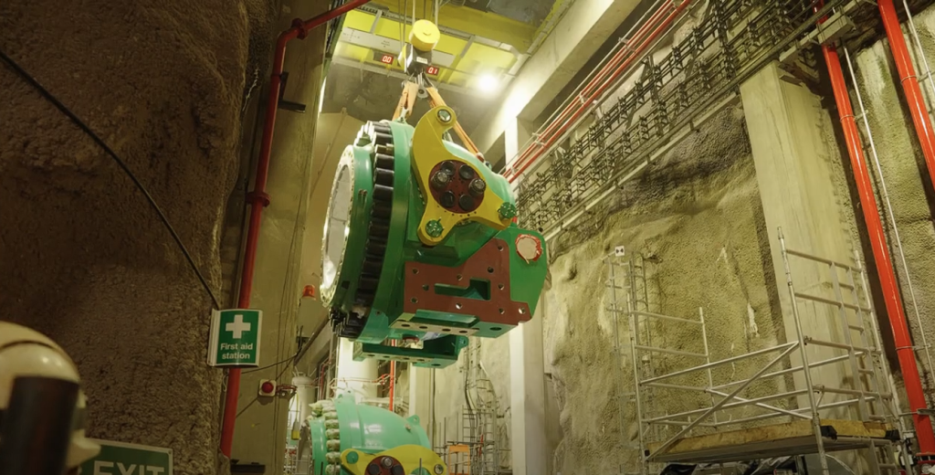 3 Moving 160 Tonne Valves